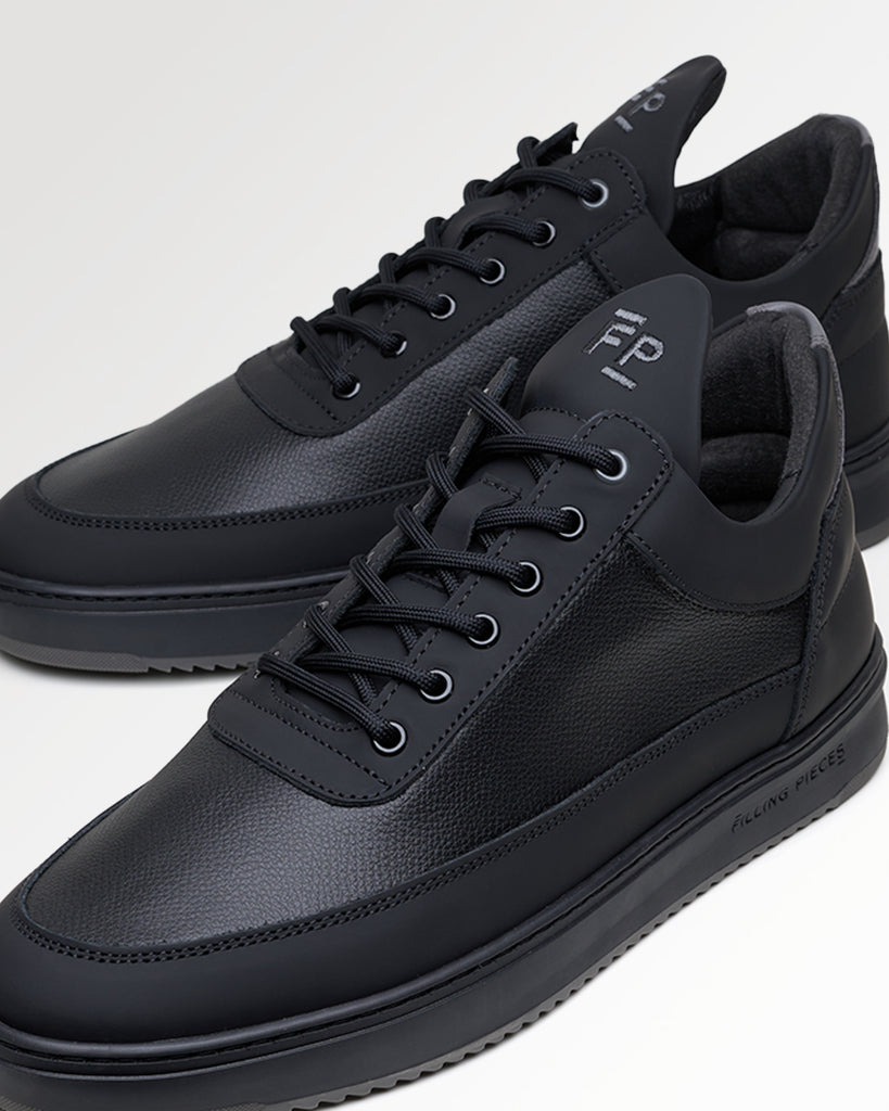 Low Top Tech Crumbs Black - Filling Pieces Low Top Tech Crumbs Black - Filling Pieces